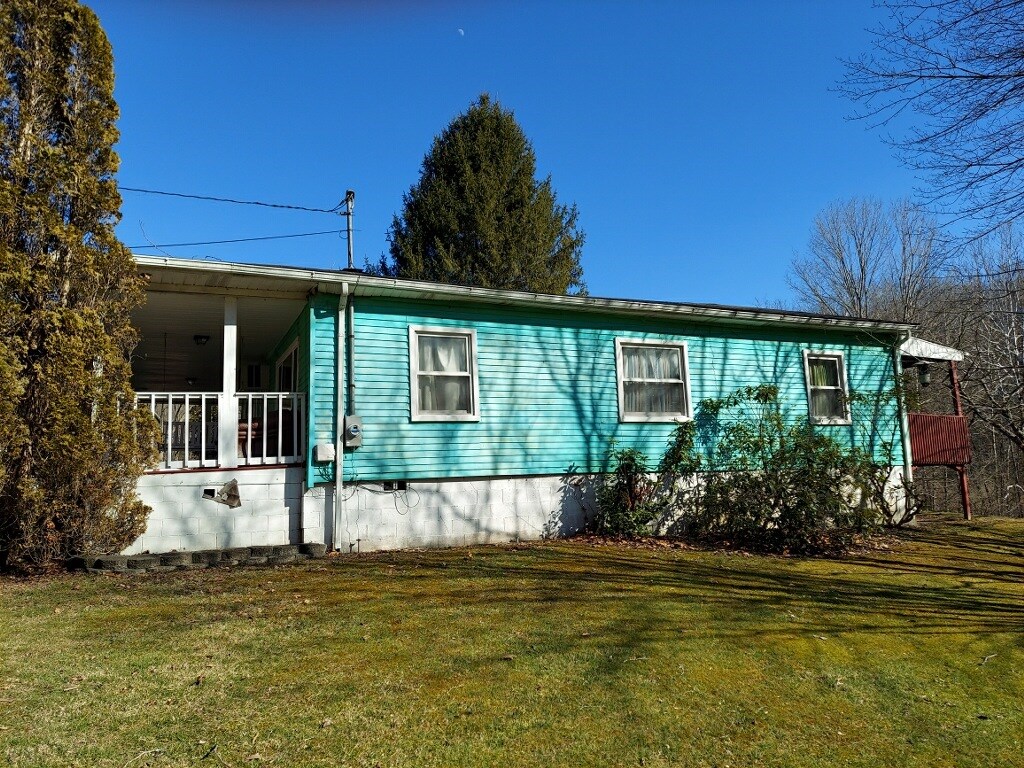 275 Masseyville Road, Rock Creek, West Virginia image 3