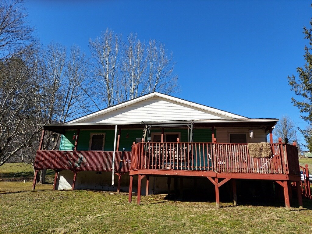 275 Masseyville Road, Rock Creek, West Virginia image 4