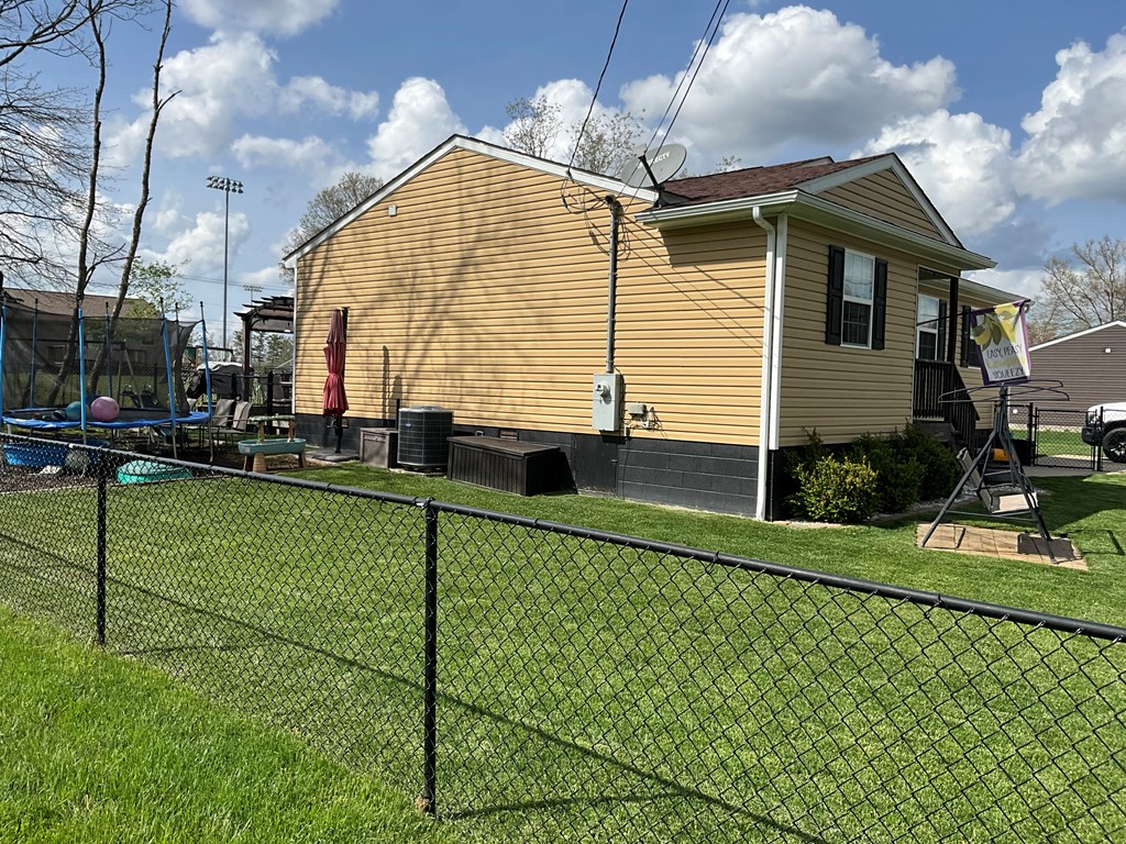 111 Applewood Lane, Shady Spring, West Virginia image 2