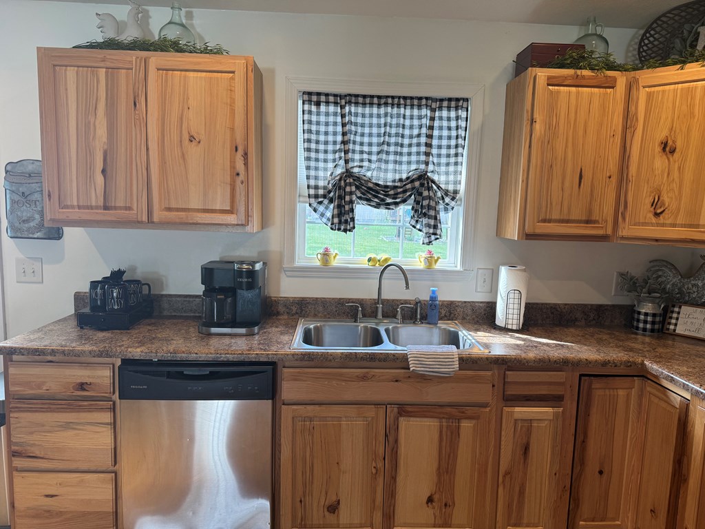 111 Applewood Lane, Shady Spring, West Virginia image 15