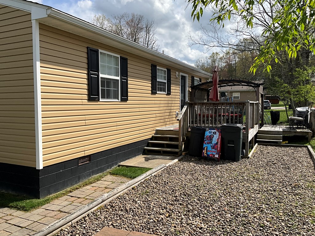 111 Applewood Lane, Shady Spring, West Virginia image 5