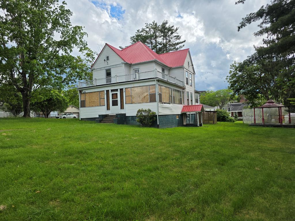 225 Church St, Oak Hill, West Virginia image 2