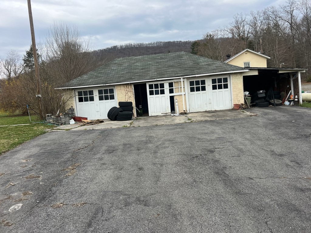 143 C Street, Rupert, West Virginia image 2