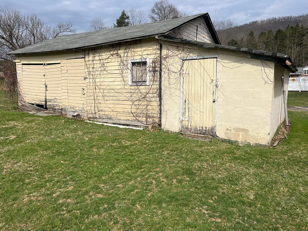 143 C Street, Rupert, West Virginia image 18