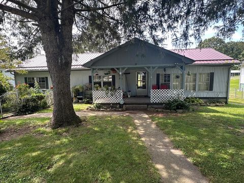 Homes For Sale - 7879 Gatewood Rd<br/> Fayetteville, WV 25840