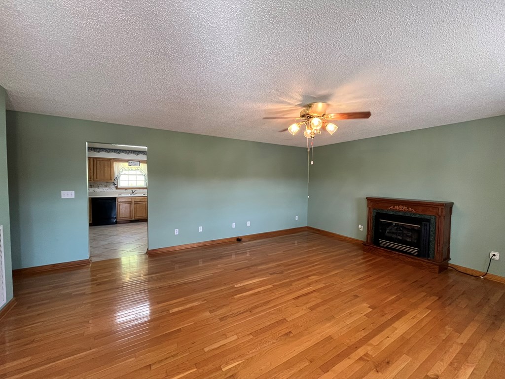 174 Butternut Dr, Princeton, West Virginia image 2