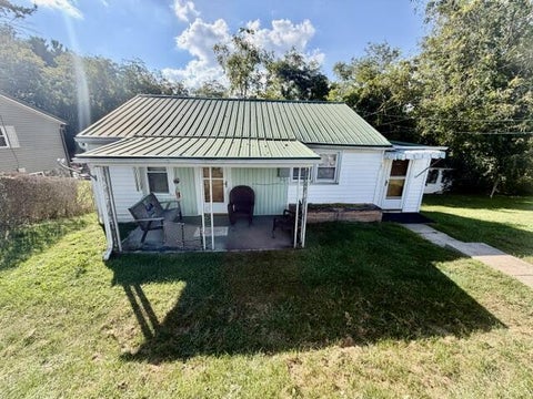 Homes For Sale - 302 Old Soak Rd<br/> Beckley, WV 25801