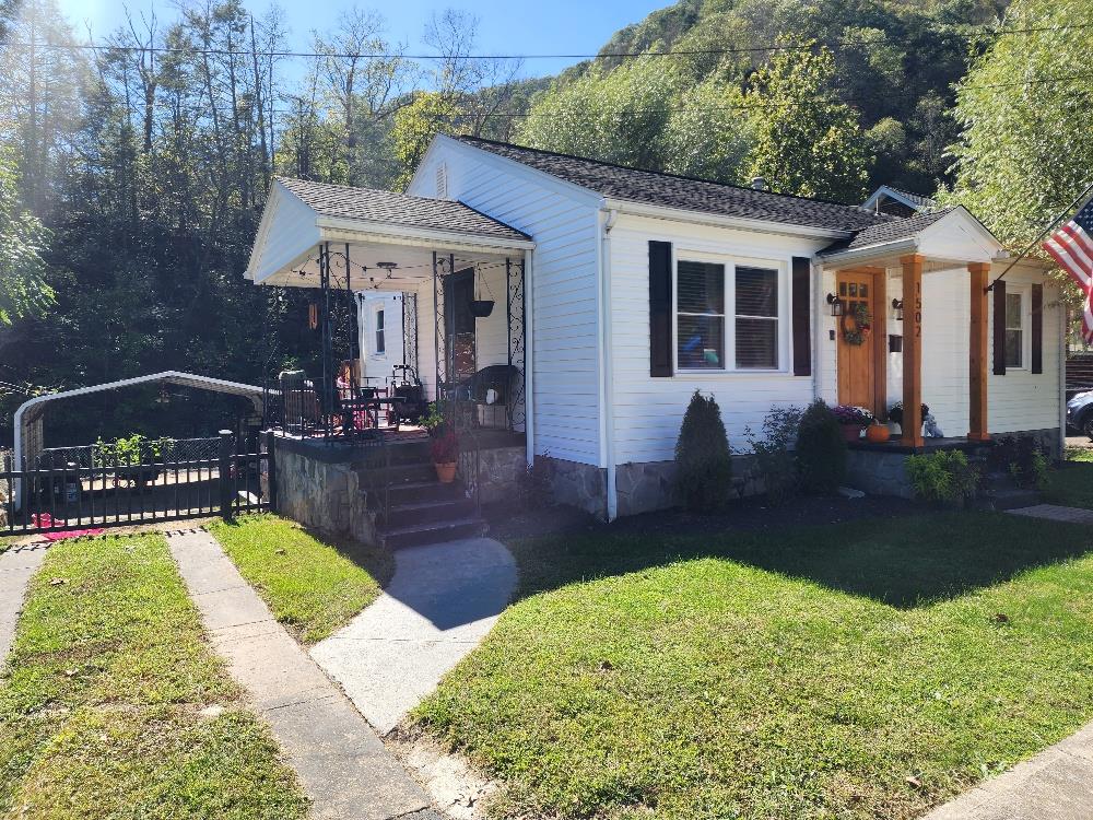 1502 Moran Avenue, Mullens, West Virginia image 1