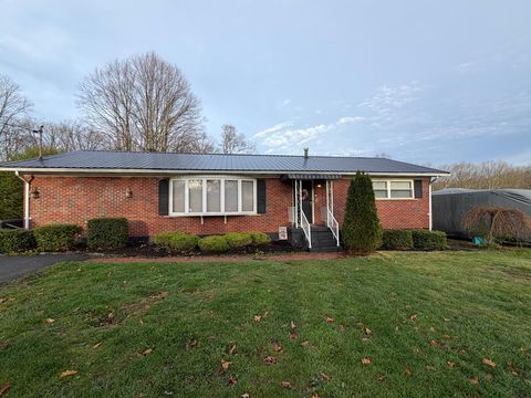 Homes For Sale - 69 Gill Lane<br/> Fayetteville, WV 25840