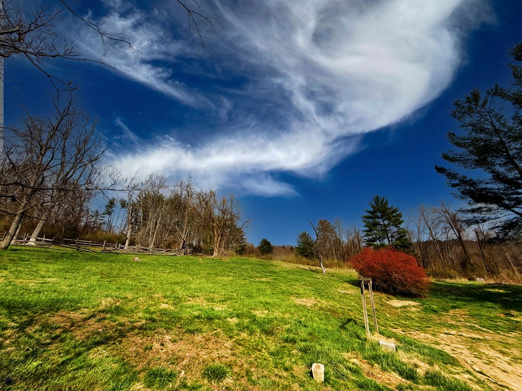 573 Plum Orchard Lake Road, Scarbro, West Virginia image 4