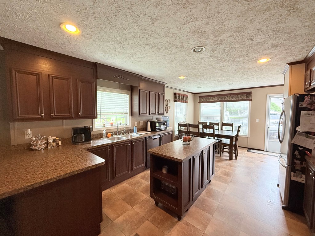 111 Burleson Drive, Crab Orchard, West Virginia image 3