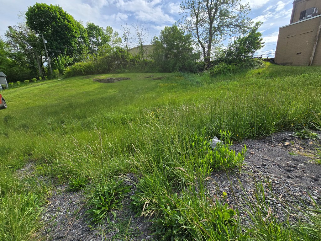 Mission Ave, Oak Hill, West Virginia image 3