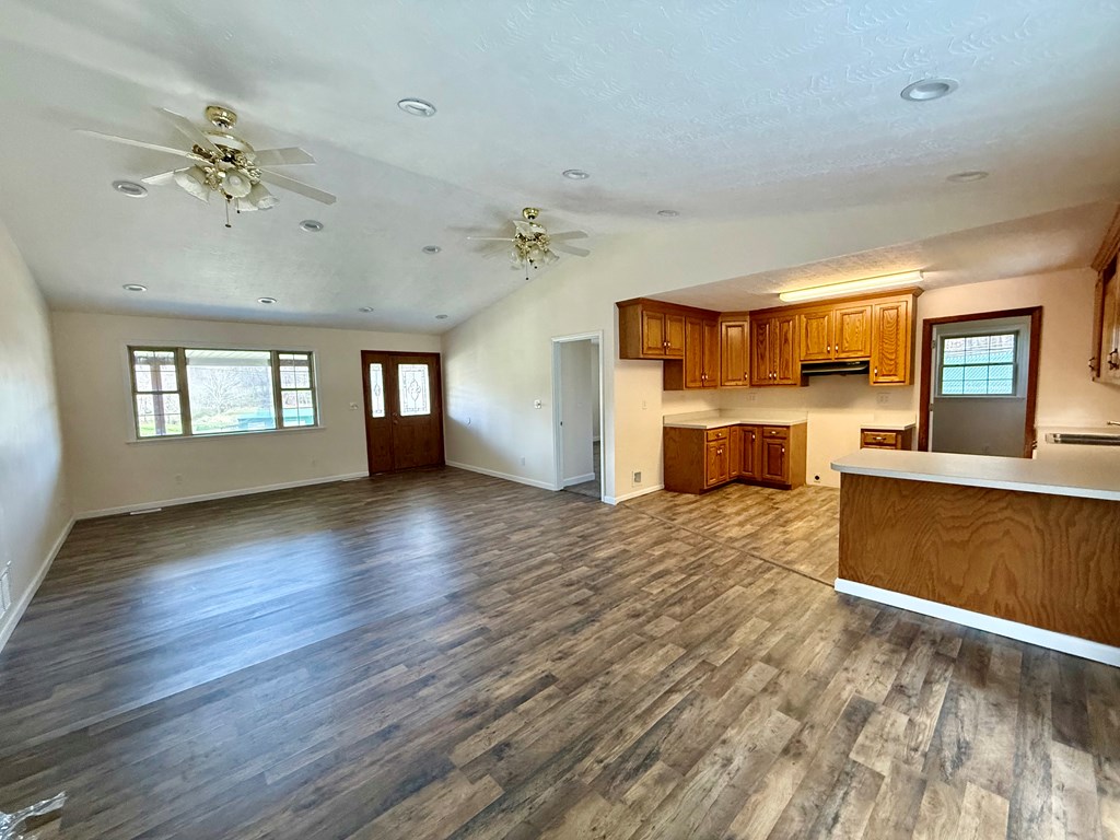 465 Oak Grove Road, Beckley, West Virginia image 4