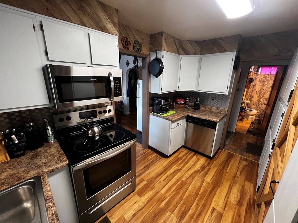 1759 Sewell St S St, Rainelle, West Virginia image 4