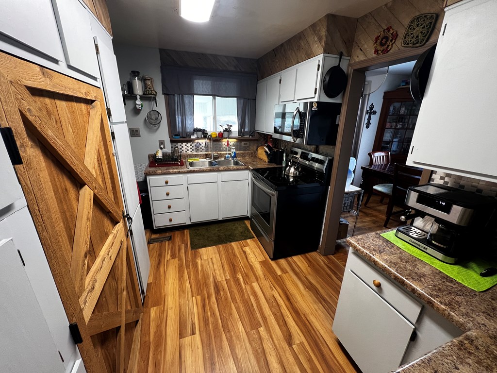 1759 Sewell St S St, Rainelle, West Virginia image 5