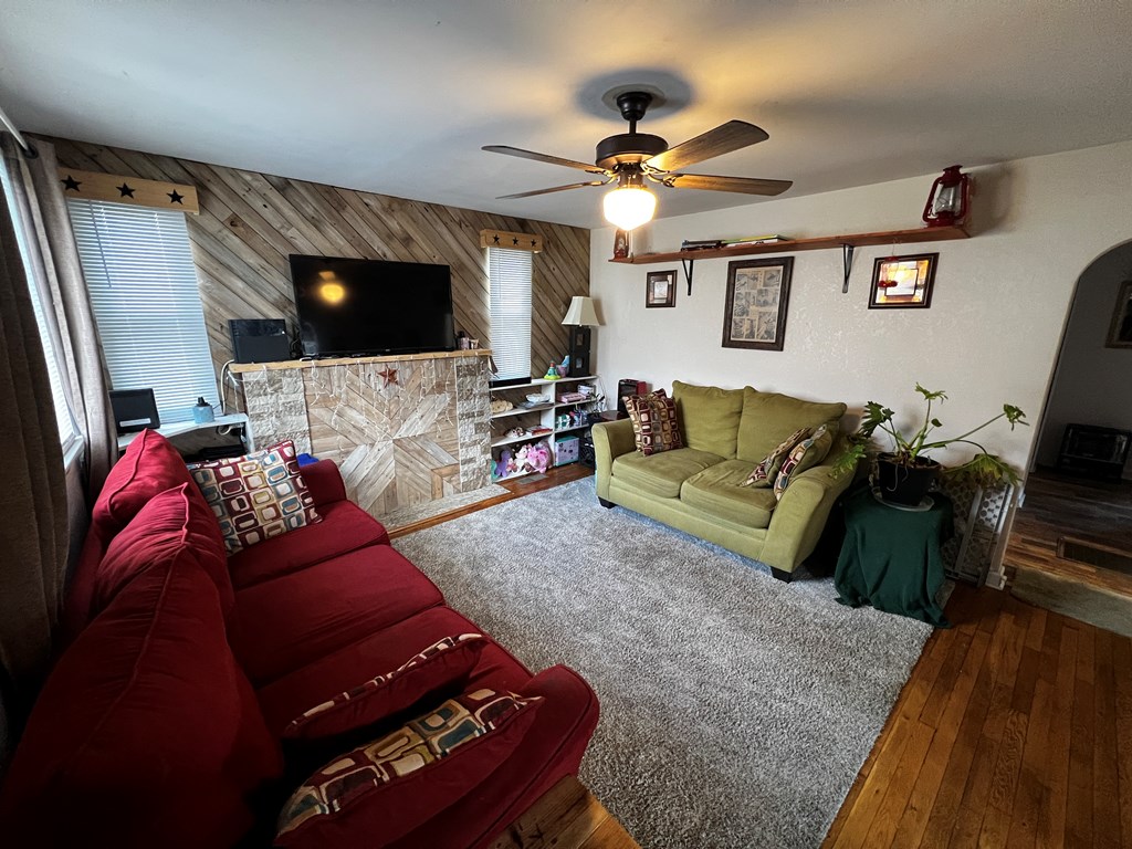 1759 Sewell St S St, Rainelle, West Virginia image 3