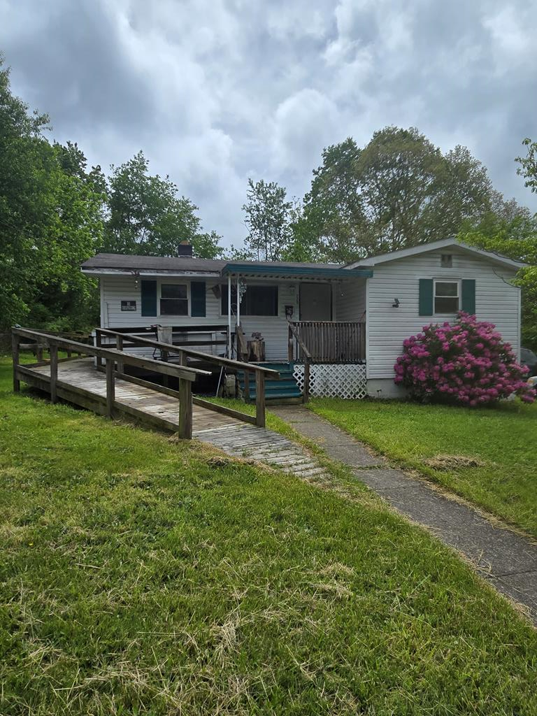 220 Mills Ave, Beckley, West Virginia image 1