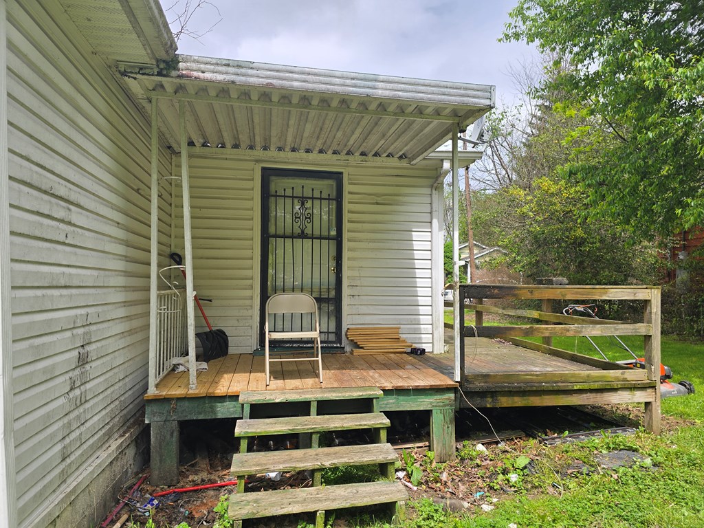 220 Mills Ave, Beckley, West Virginia image 4