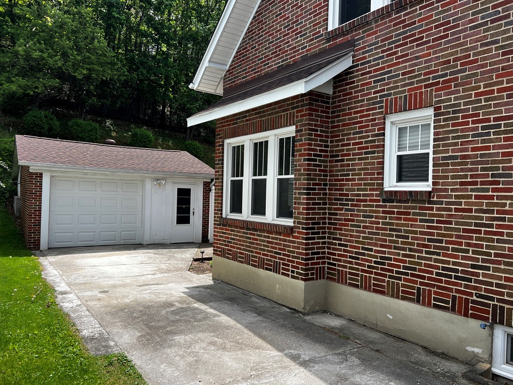 909 Frederick St, Bluefield, West Virginia image 22