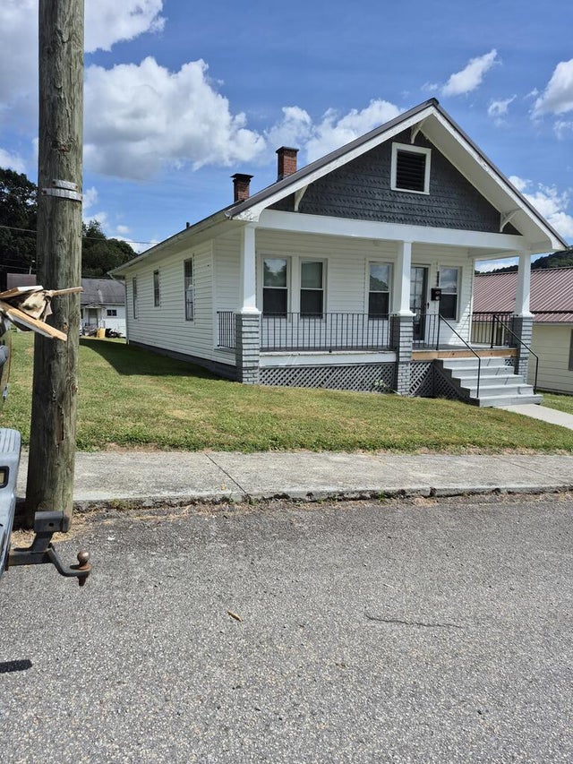 218 Poplar Street