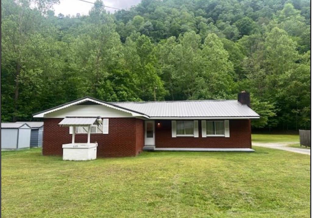6175 Country Road, Cyclone, West Virginia image 1