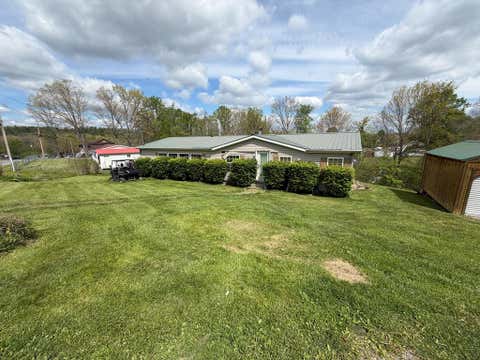 Homes For Sale - 110 Jefferson Street<br/> Crab Orchard, WV 25827