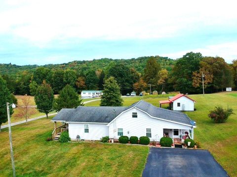 Homes For Sale - 272 Westons Path<br/> Greenbrier County, Nallen, WV 26680