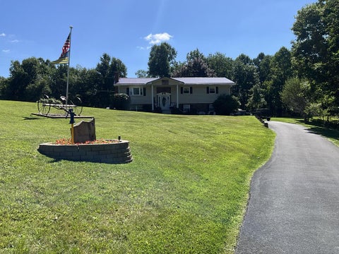 Homes For Sale - 2308 Hinton Road<br/> White Oak, WV 25989