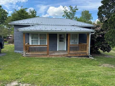 Homes For Sale - 515 Temple Street<br/> Beckley, WV 25801