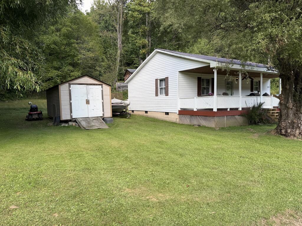 154 Larry Street - Photo 4