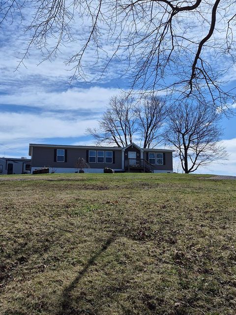 Homes For Sale - 299 Old Stage Coach Rd<br/> Fayette County, Rainelle, WV 25962