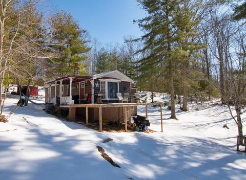 Homes For Sale - 6275 Knobs Rd<br/> Monroe County, Union, WV 24983