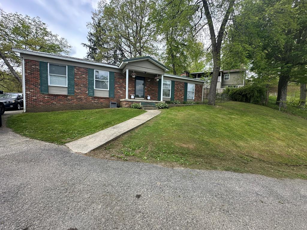 103 Crestview Drive, Oak Hill, West Virginia image 1