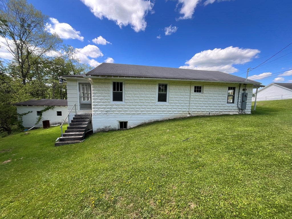 206 Walker Street - Photo 3