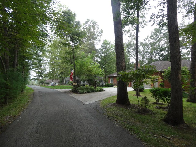 - Country Club Lane, Lewisburg, West Virginia image 4