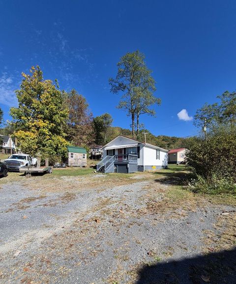 Homes For Sale - 188 Chestnut St<br/> Greenbrier County, Rainelle, WV 25962