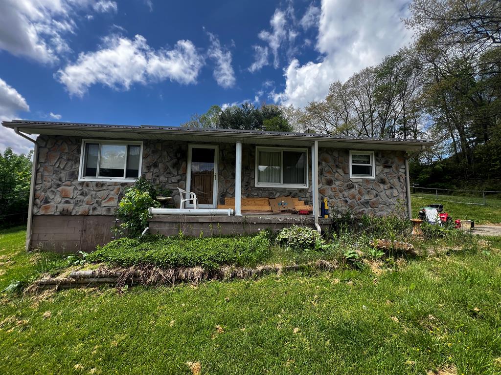 503 Hidden Valley Dr, Oak Hill, West Virginia image 1
