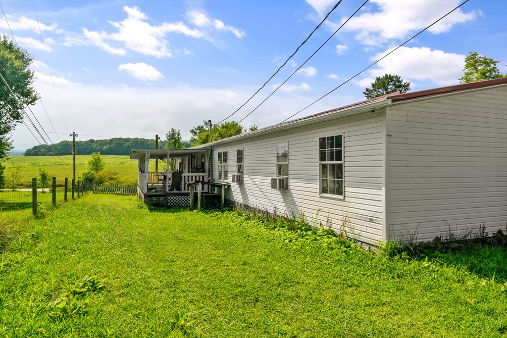 2095 Ballard Red Sulphur Parkway, Peterstown, West Virginia image 9