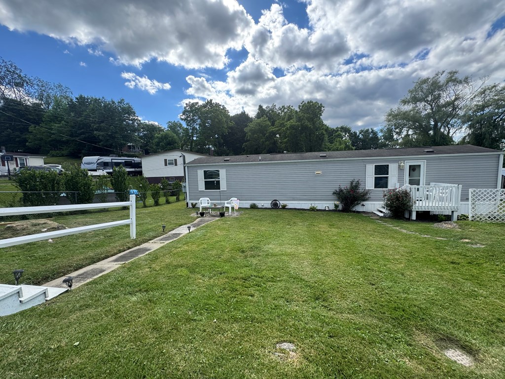 463 Bailey Ave - Photo 3