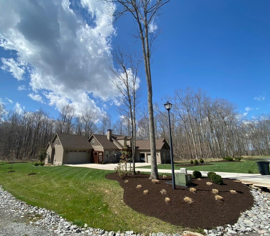 103 Leeds Lane, Shady Spring, West Virginia image 2