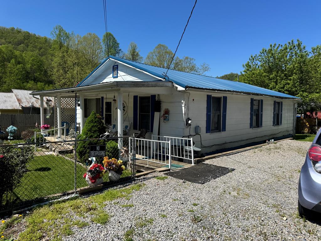 44 Old Mill Road, Oceana, West Virginia image 1