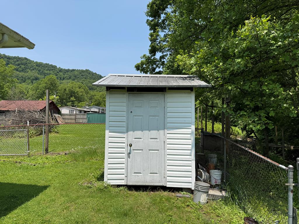 214 Westlake Rd, Ansted, West Virginia image 29