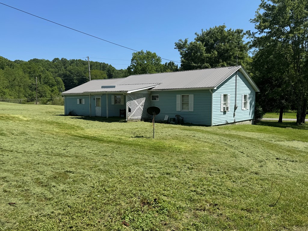 301 Cowtown Road, Meadow Bridge, West Virginia image 4
