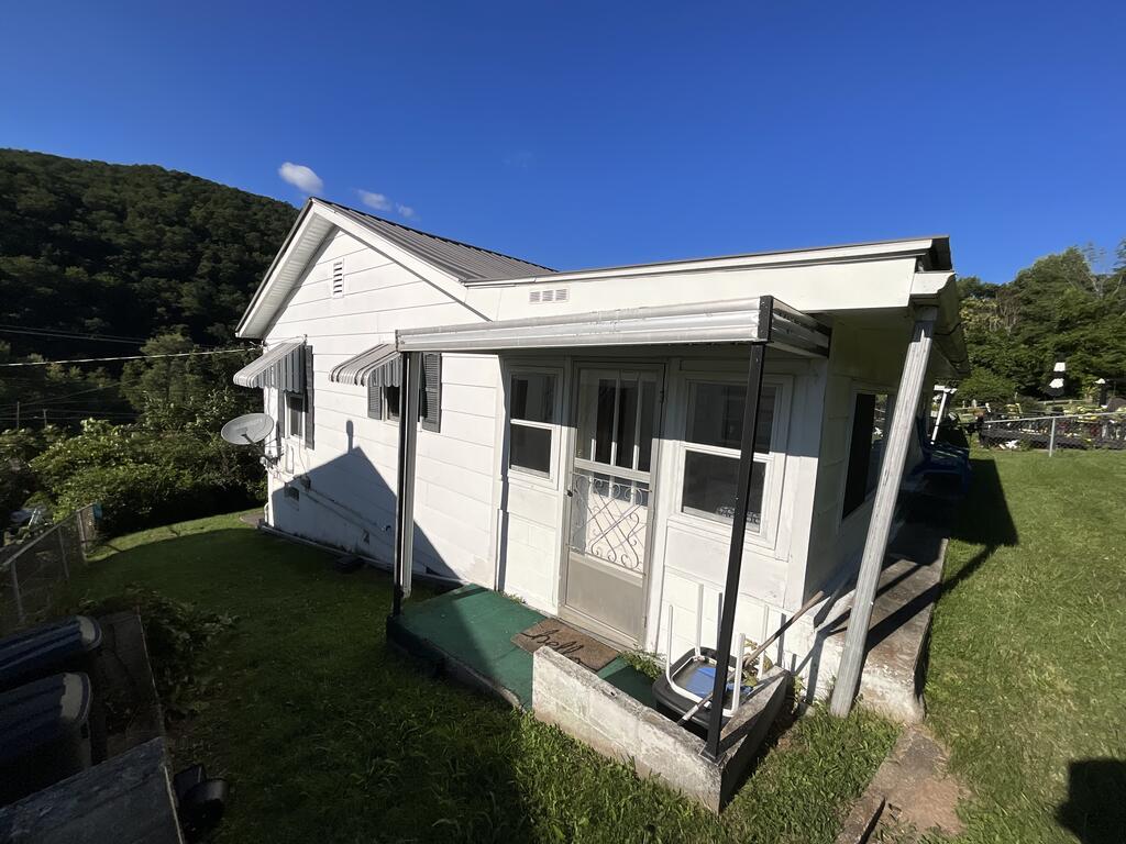 1402 Terrace Street - Photo 4