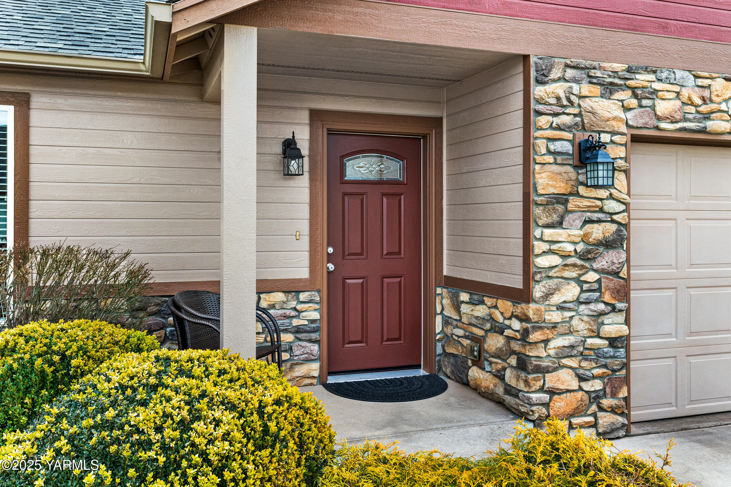 Yakima, Washington 98908, United States, 3 Bedrooms Bedrooms, ,2 BathroomsBathrooms,Residential,Pending,87752