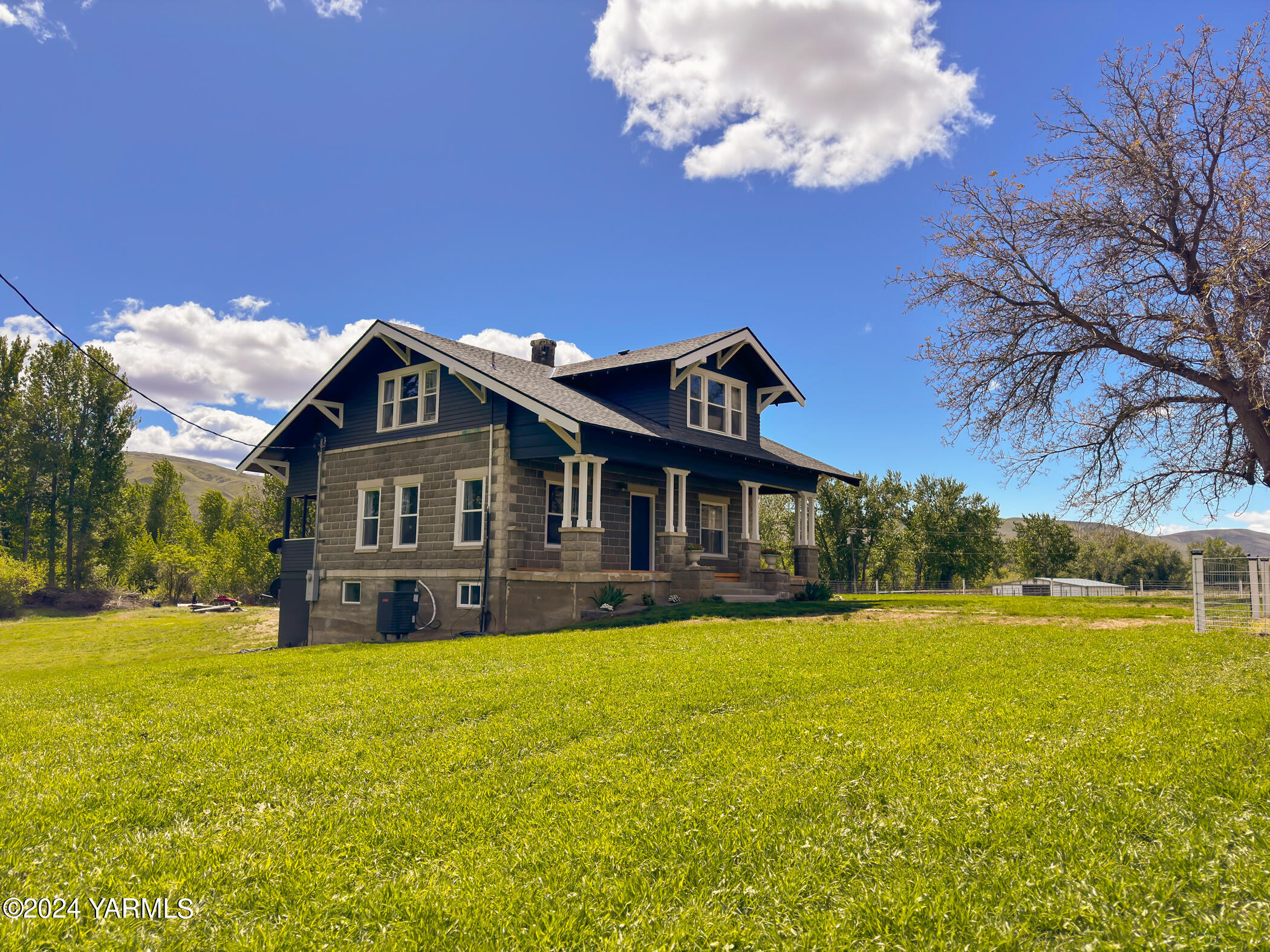 Yakima, Washington 98902, United States, 3 Bedrooms Bedrooms, ,2 BathroomsBathrooms,Residential,Active,60984