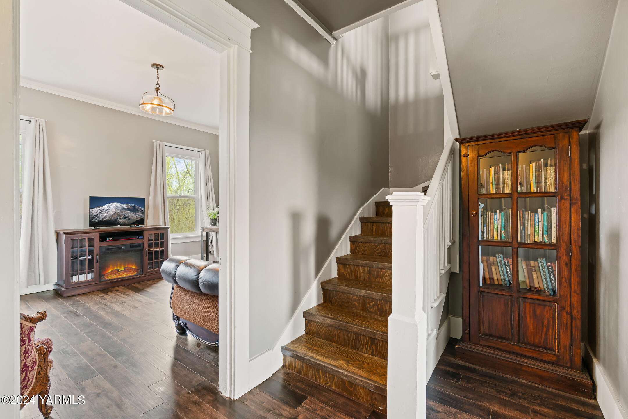 Yakima, Washington 98902, United States, 3 Bedrooms Bedrooms, ,2 BathroomsBathrooms,Residential,Active,60984