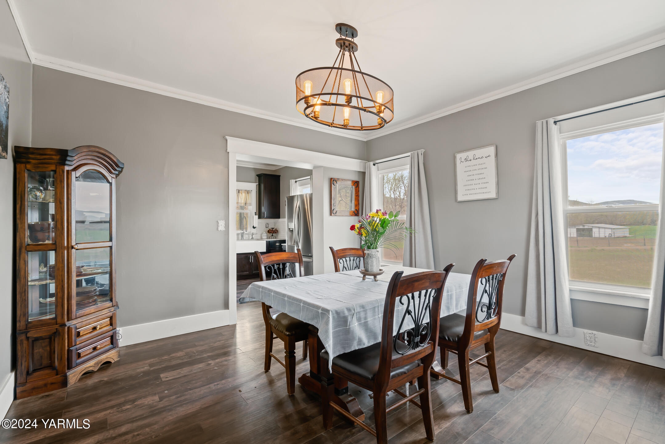 Yakima, Washington 98902, United States, 3 Bedrooms Bedrooms, ,2 BathroomsBathrooms,Residential,Active,60984