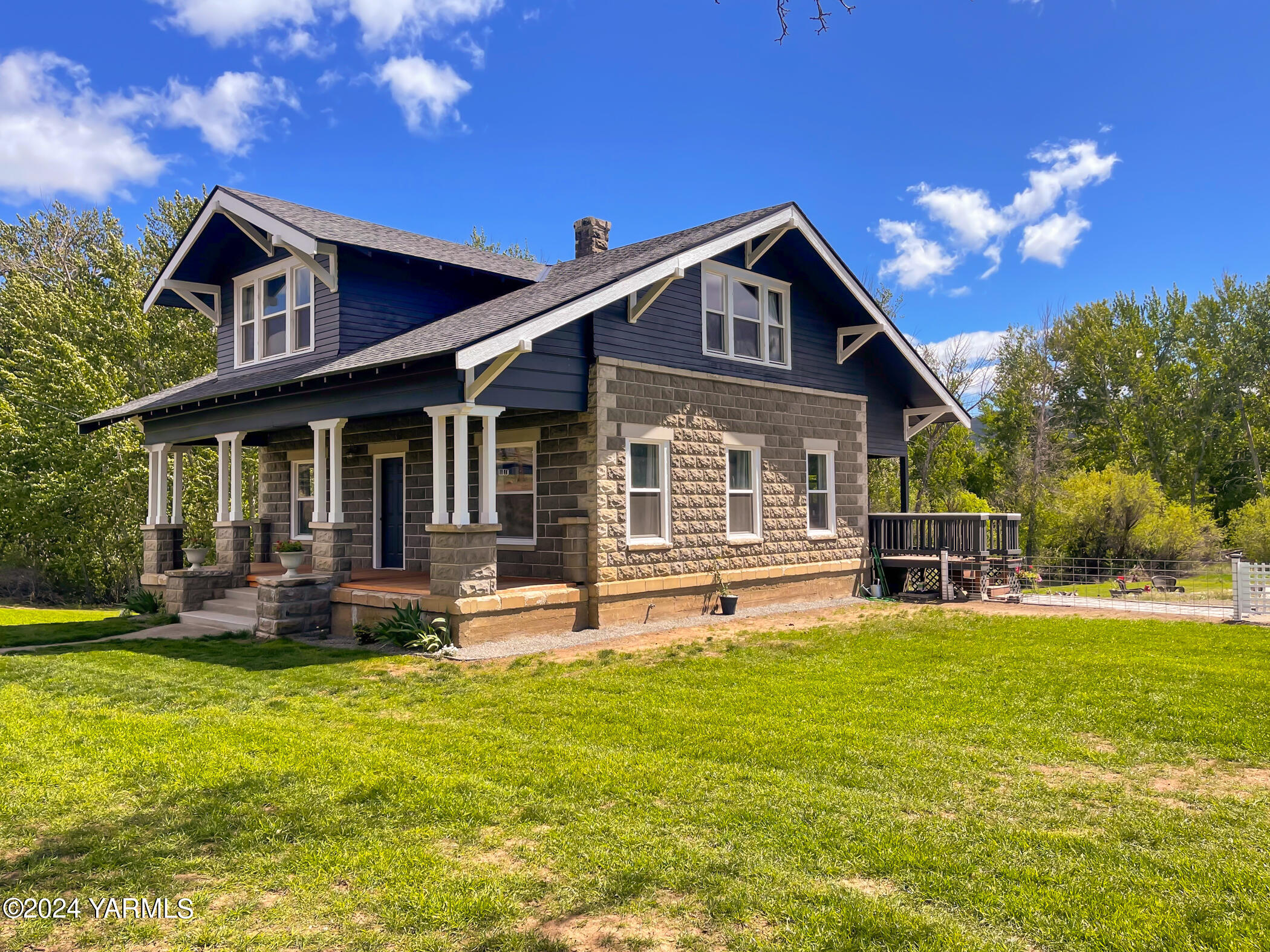 Yakima, Washington 98902, United States, 3 Bedrooms Bedrooms, ,2 BathroomsBathrooms,Residential,Active,60984