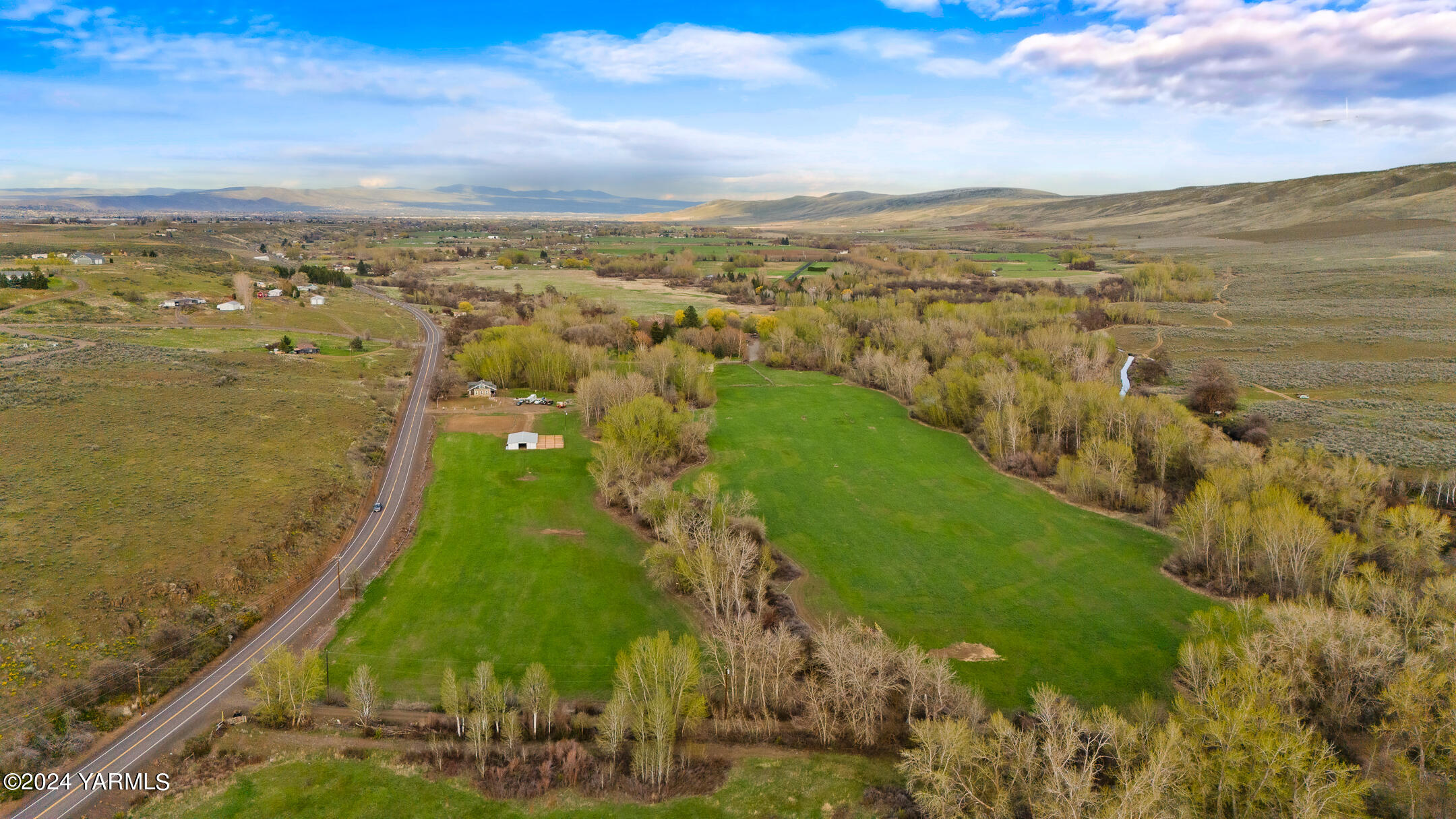 Yakima, Washington 98902, United States, 3 Bedrooms Bedrooms, ,2 BathroomsBathrooms,Residential,Active,60984